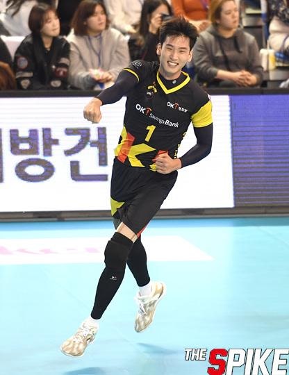 BJ7_9043.jpg