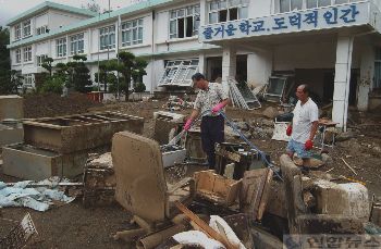 학교기능 잃은 태풍 피해학교
