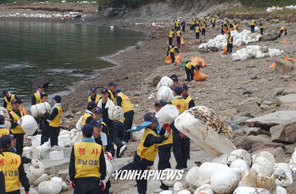 섬마을 막바지 복구작업 구슬땀