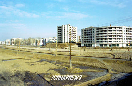 신의주 인근 기차길 모습
