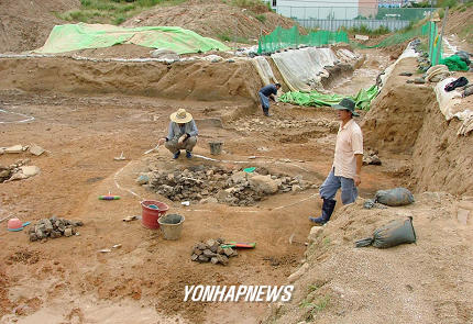 김해 봉황동 옛 공설운동장서 가야 유적