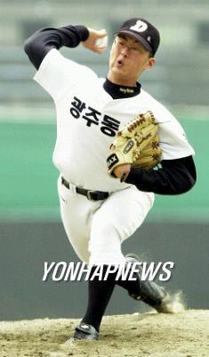 한기주, 고졸 최고 계약금 10억에 기아 입단(종합)