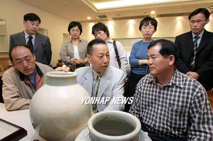 집에 있는 골동품 감정