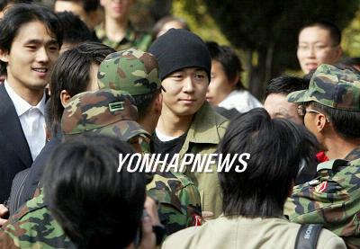 <원빈 철책 경계근무 열심히 하겠습니다>(종합)