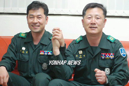 첫 형제 예비군 지휘관