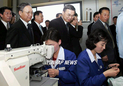 이 통일장관 개성공단 시찰