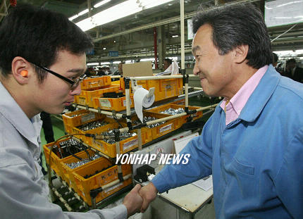 손학규 전 지사 기아 화성공장 방문