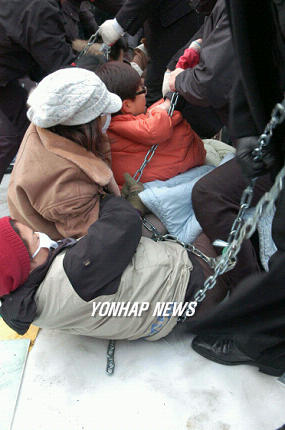 상애원 노조 천막농성장 강제 철거