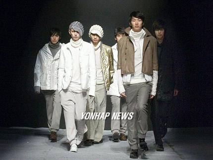 엠비오, 서울컬렉션 무대 첫 선