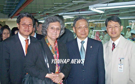 개성공단 방문한 괸츠 킹가 헝가리 외교장관