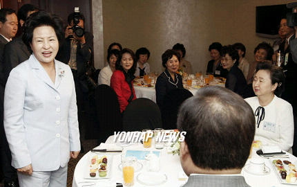 권여사, 예술의 전당서 클래식공연 관람