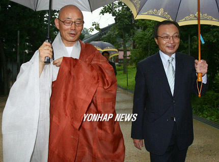 봉은사 찾은 이해찬 전 총리