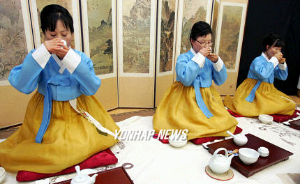 다(多)문화 축제서 다(茶)문화 시연