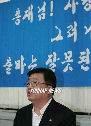 이 전 총재 출마 포기 촉구