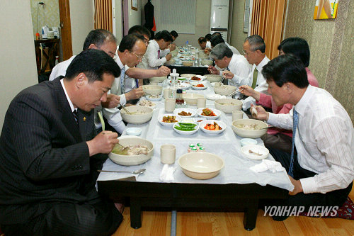 강원도의회 닭.오리고기 시식화