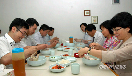 인천의 세무소 3곳 닭고기로 점심을..