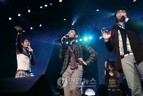 첫 日 단독콘서트 연 엠투엠