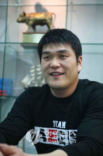 씨름 황태자 이태현 모래 감촉이 좋았다