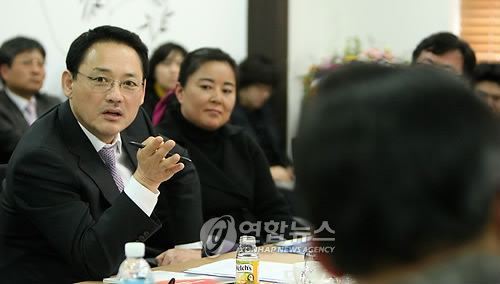 콘텐츠산업 발전 간담회 참석 유인촌 장관