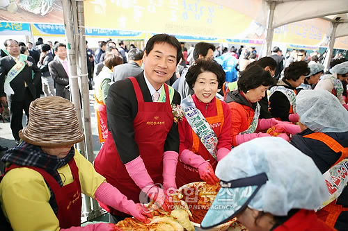 해남 겨울배추 소비촉진 행사 성황