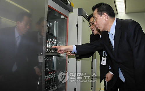 한총리, LG화학연구소 시찰