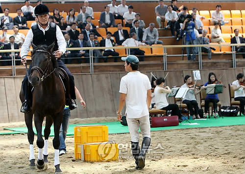 농협 안성 승마센터 개장