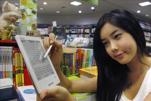 삼성전자, 교보문고와 e북 단말기 출시