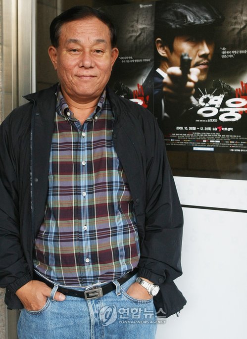 에이콤인터내셔날 윤호진 대표