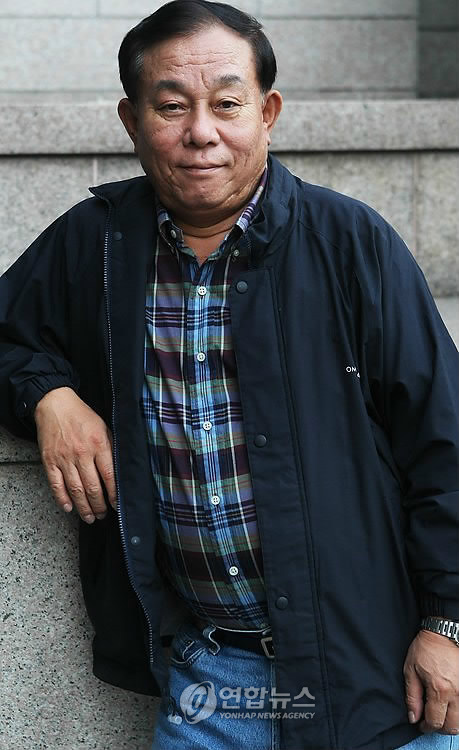 에이콤인터내셔날 윤호진 대표