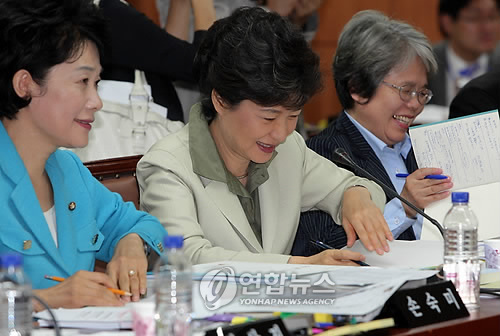 <2009 국감> 쑥스럽게