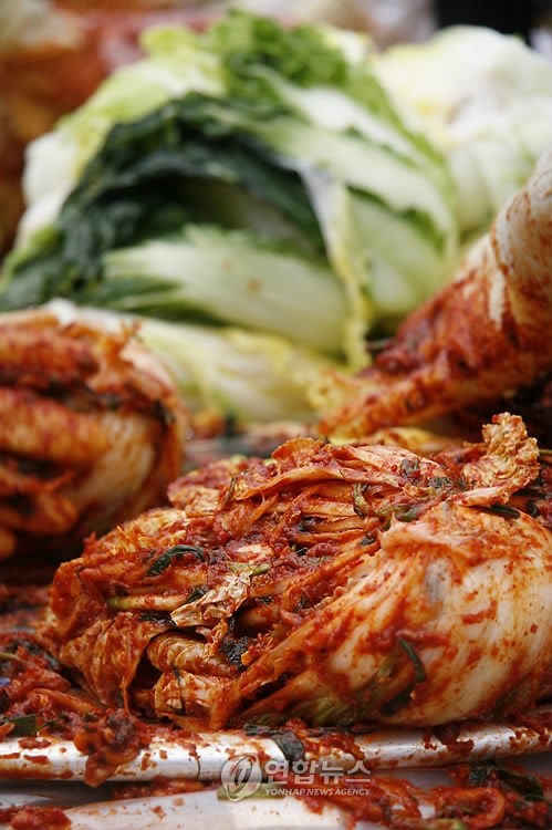 기업과 시골마을이 만드는 김장김치 먹어봐요~