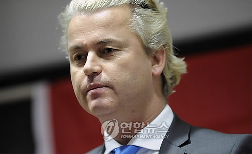 어디서도 환영 못받는 극우정치인 빌더스