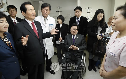간병 병동 방문한 정세균 대표