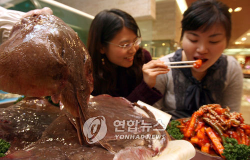 겨울철 별미 태안 간자미 인기
