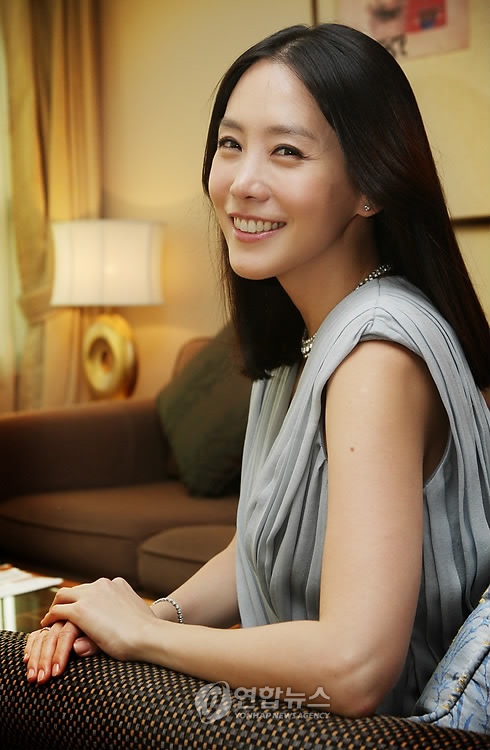 배우 김정은