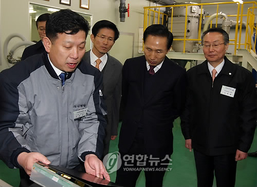 한양대 창업보육센터 방문한 이 대통령