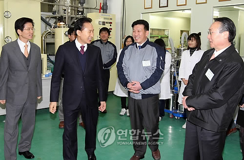 한양대 창업보육센터 방문한 이 대통령