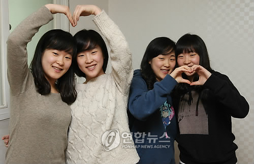 간호사 첫 출근 앞서 이사하는 네쌍동이 자매