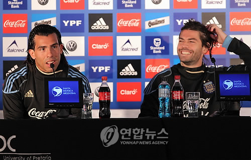 <2010 월드컵>인터뷰하는 테베스와 그라세