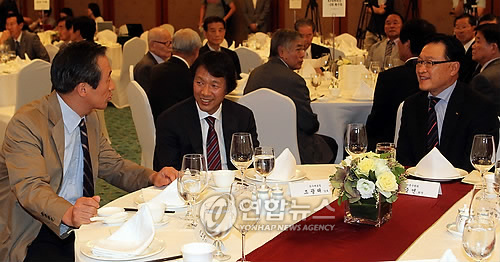 한자리에 모인 정몽준, 조광래, 조중연