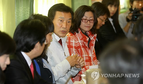 손학규, 현장서 청년실업 간담회 열어
