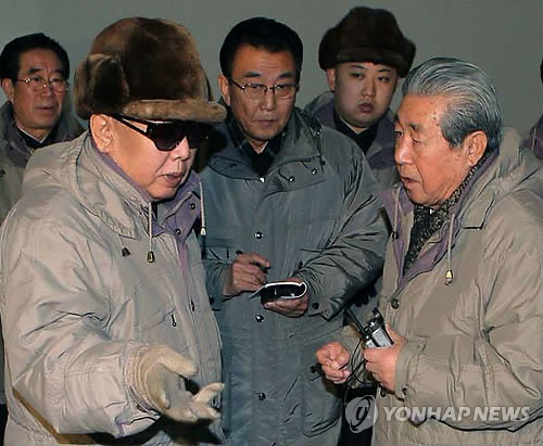 北김정일ㆍ정은, 대관유리공장 현지지도