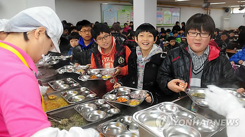인천지역 초등생 무상급식 시작
