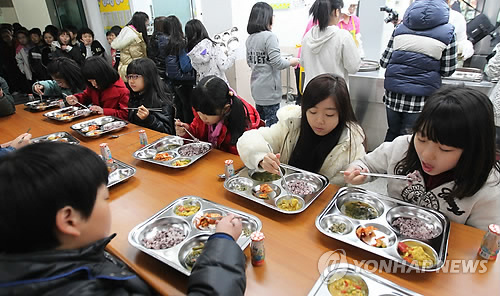 인천지역 초등생 무상급식 시작