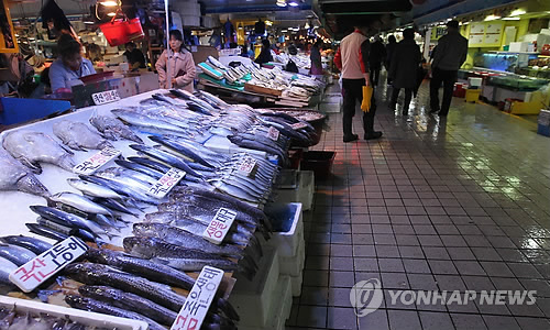 한산한 인천종합어시장