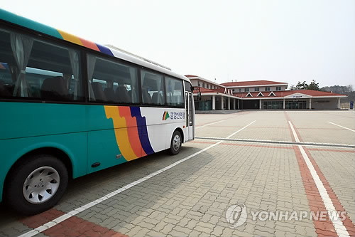 금강산관광 어떻게 되나..출입문 잠긴 화진포 아산휴게소