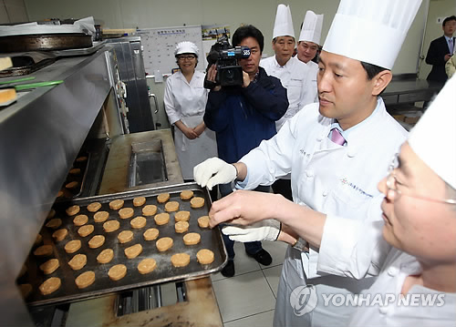빵집아저씨로 변신한 오세훈 서울시장