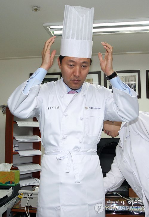 오세훈 서울시장, 빵집아저씨로 변신