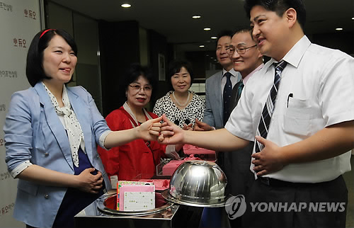 사랑의 손도장 꾸욱!