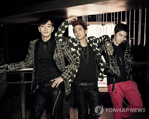 핸즈 업(Hands Up)을 발표한 그룹 2PM